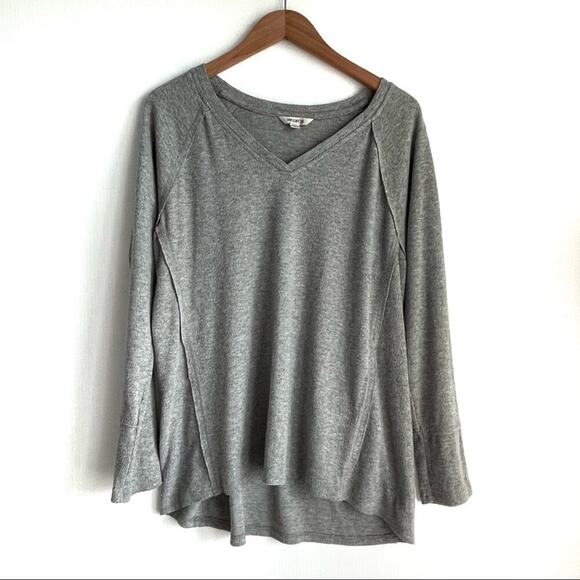 Wildfox Tops - WILDFOX Haleywaffle thermal long sleeve v-neck top grey sz Large